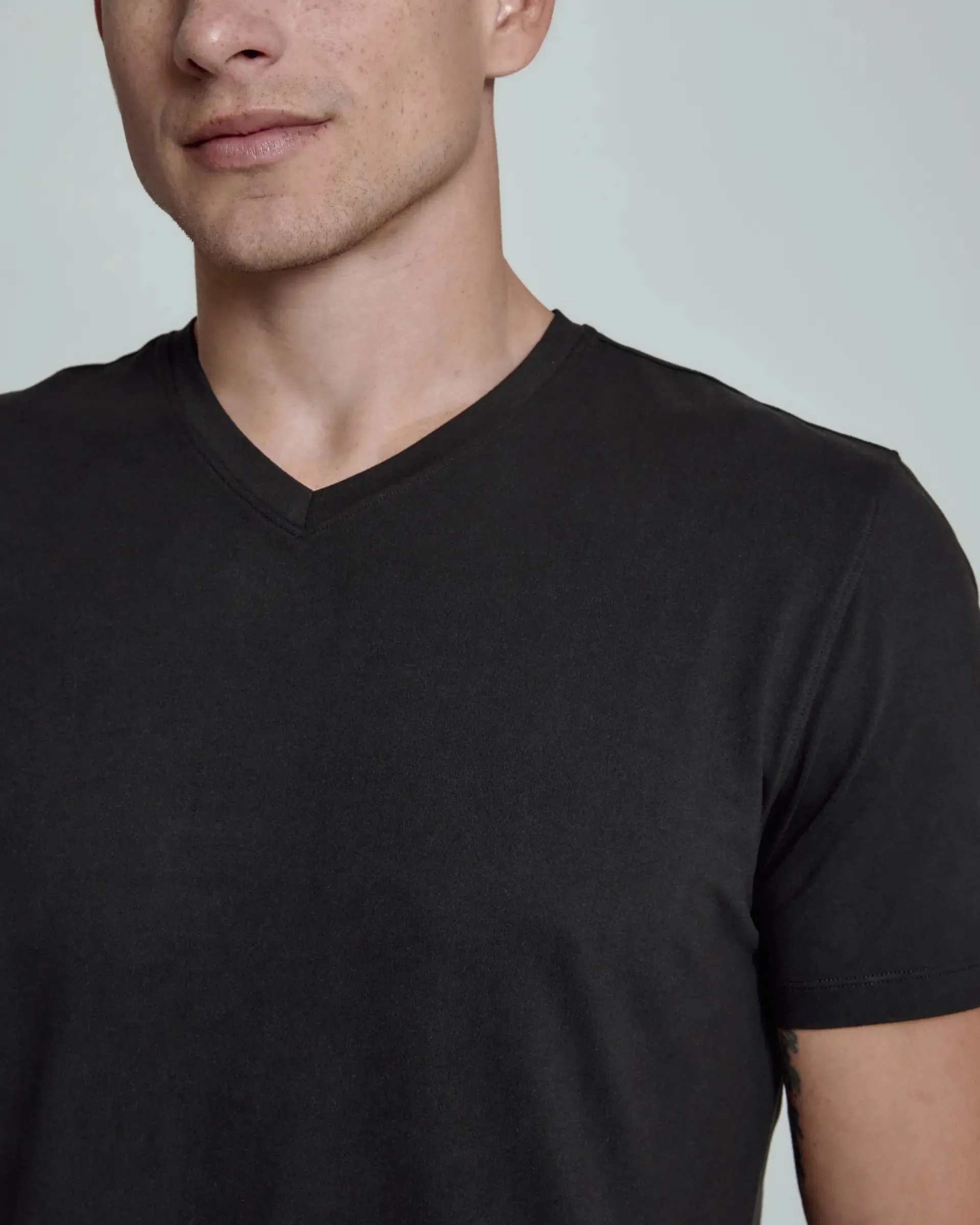 Core V-Neck Tee | Black
