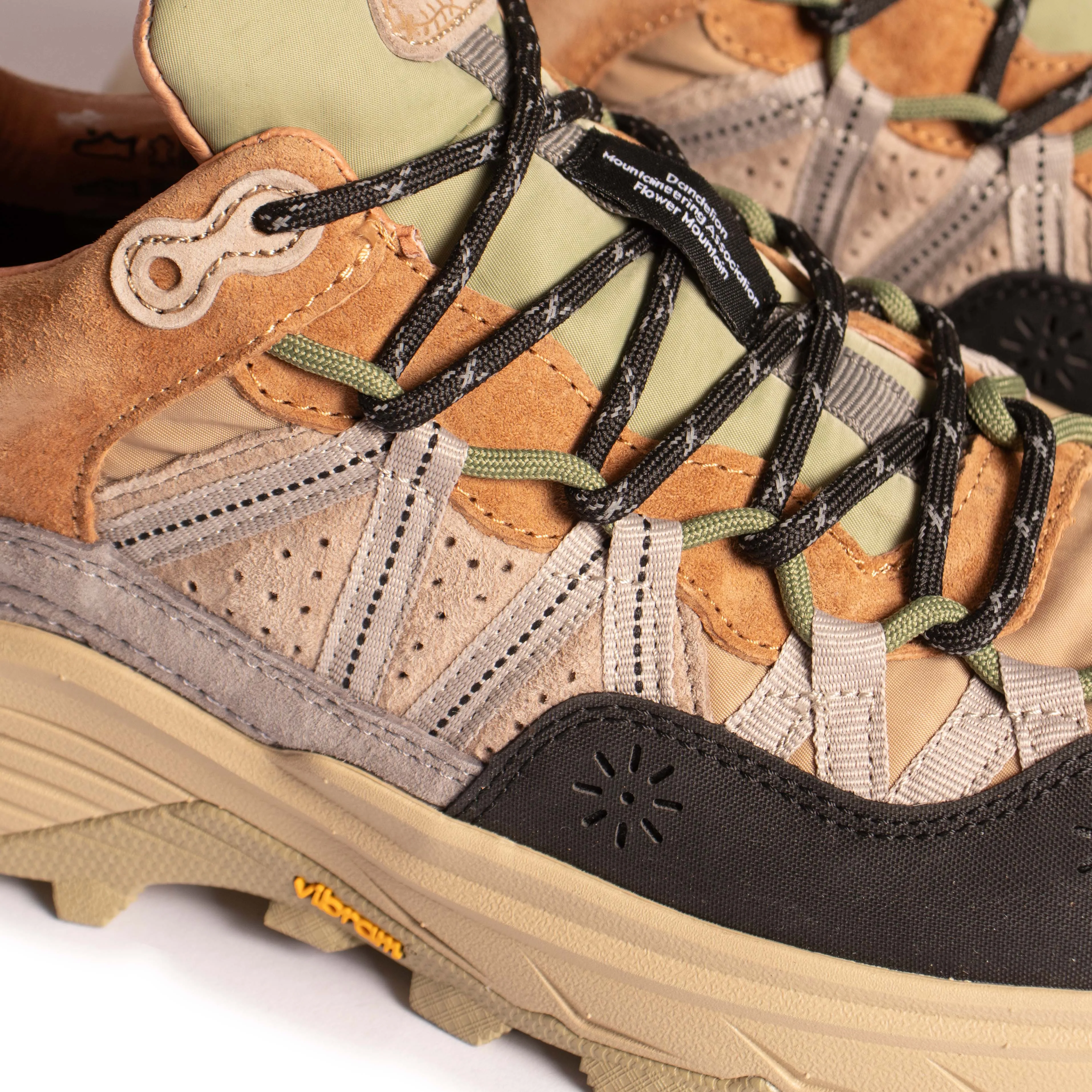 Flower Mountain Iwano Brown / Light Brown